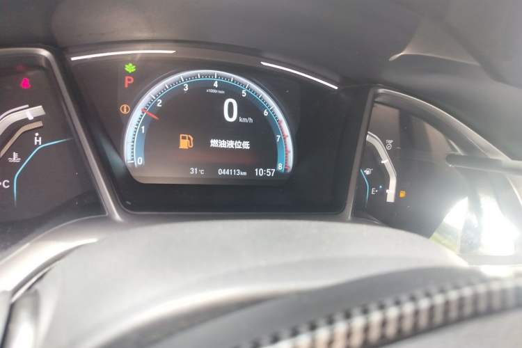 Used Honda Civic 2021 HATCHBACK 220TURBO CVT New Trendsetter Odometer Close Up