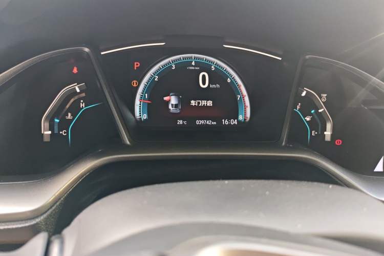 Used Honda Civic 2021 HATCHBACK 220TURBO CVT New Trendsetter Odometer Close Up