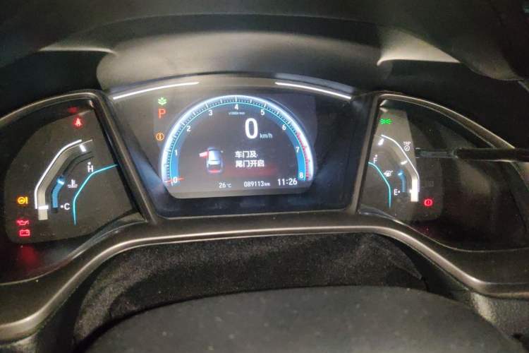 Used Honda Civic 2021 HATCHBACK 220TURBO CVT New Trendsetter Odometer Close Up
