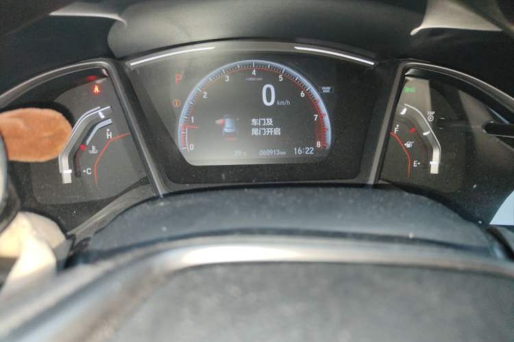 Used Honda Civic 2021 HATCHBACK 220TURBO CVT Trendy Cool Edition Odometer Close Up