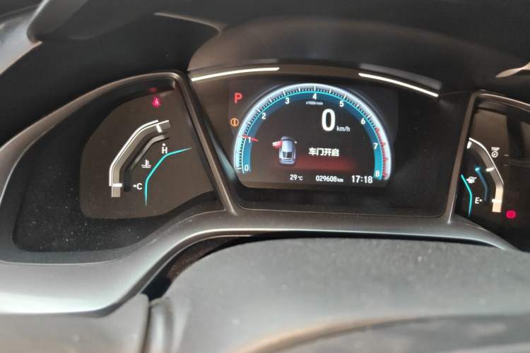 Used Honda Civic 2021 HATCHBACK 220TURBO CVT New Trendsetter Odometer Close Up