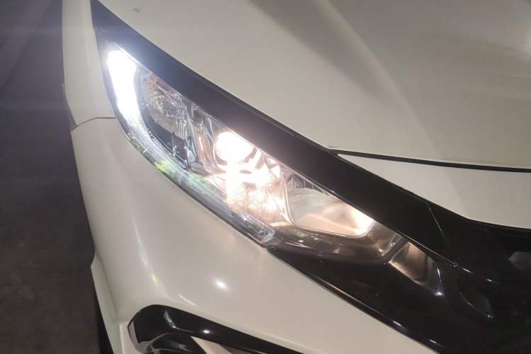 Used Honda Civic 2021 HATCHBACK 220TURBO CVT New Trendsetter Right Front Headlight