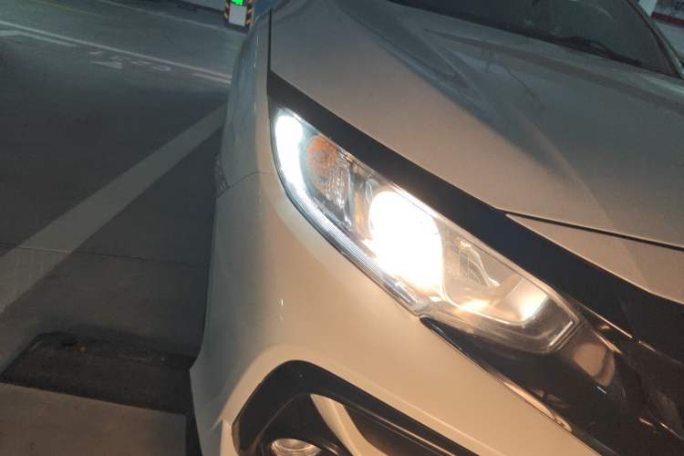 Used Honda Civic 2021 HATCHBACK 220TURBO CVT New Trendsetter Right Front Headlight