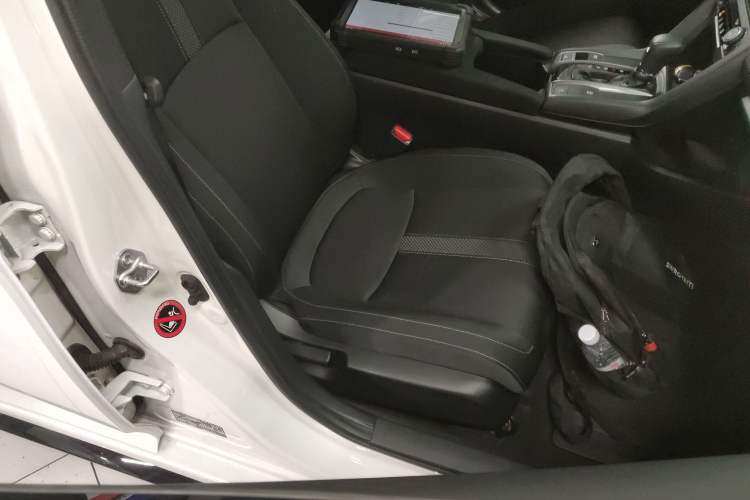 Used Honda Civic 2021 HATCHBACK 220TURBO CVT New Trendsetter Right Front Seat