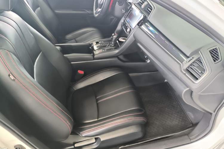 Used Honda Civic 2021 HATCHBACK 220TURBO CVT Trendy Cool Edition Right Front Seat