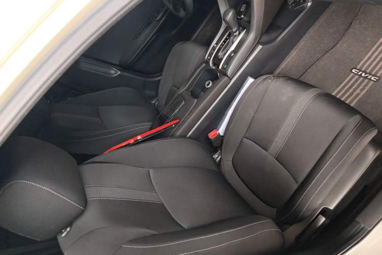 Used Honda Civic 2021 HATCHBACK 220TURBO CVT Trendy Cool Edition Right Front Seat