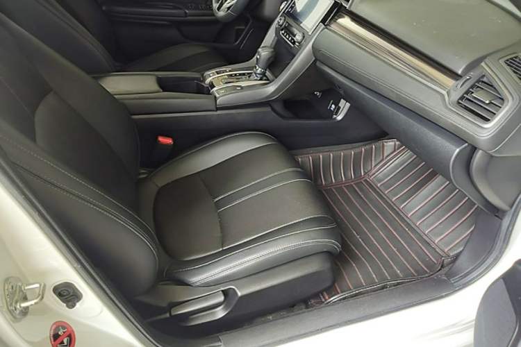 Used Honda Civic 2021 HATCHBACK 220TURBO CVT Trendy Cool Edition Right Front Seat