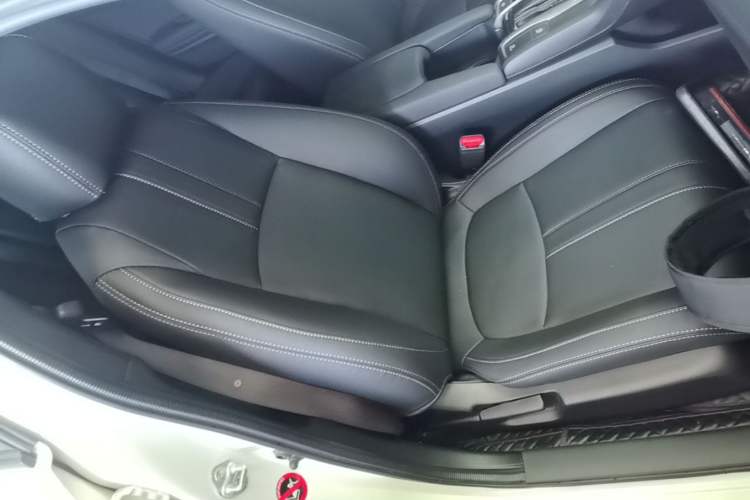 Used Honda Civic 2021 HATCHBACK 220TURBO CVT Trendy Cool Edition Right Front Seat