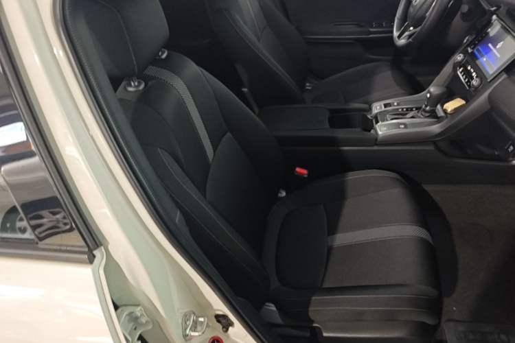 Used Honda Civic 2021 HATCHBACK 220TURBO CVT Trendy Cool Edition Right Front Seat