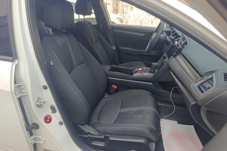 Used Honda Civic 2021 HATCHBACK 220TURBO CVT New Trendsetter Right Front Seat