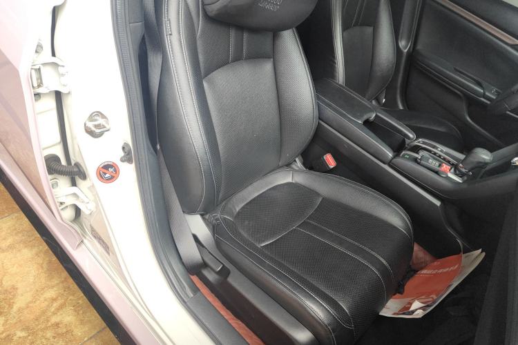 Used Honda Civic 2021 HATCHBACK 220TURBO CVT Dynamic Control Right Front Seat