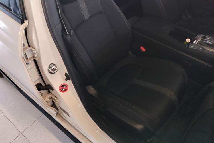 Used Honda Civic 2021 HATCHBACK 220TURBO CVT Dynamic Control Right Front Seat