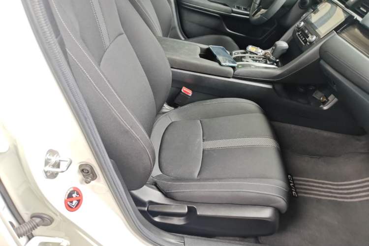 Used Honda Civic 2021 HATCHBACK 220TURBO CVT New Trendsetter Right Front Seat