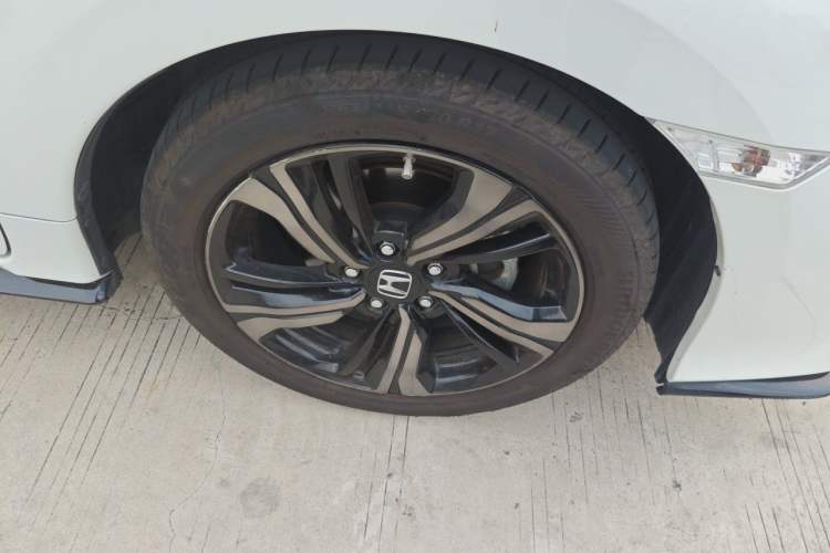 Used Honda Civic 2021 HATCHBACK 220TURBO Manual Driving Pleasure Control Right Front Wheel Hub
