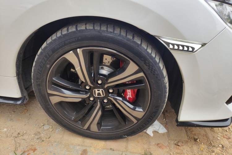 Used Honda Civic 2021 HATCHBACK 220TURBO CVT Trendy Cool Edition Right Front Wheel Hub