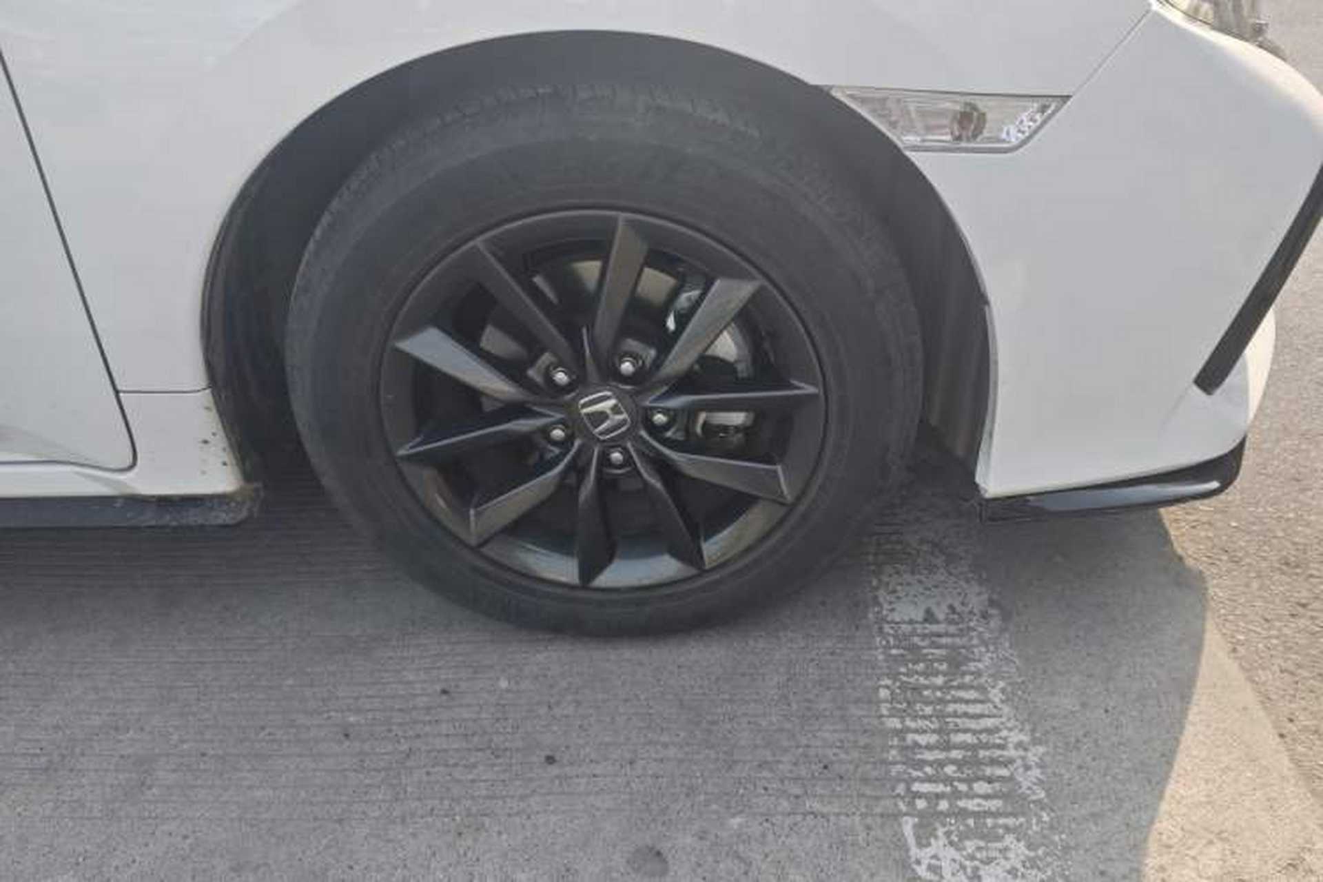 Used Honda Civic 2021 HATCHBACK 220TURBO CVT New Trendsetter Right Front Wheel Hub