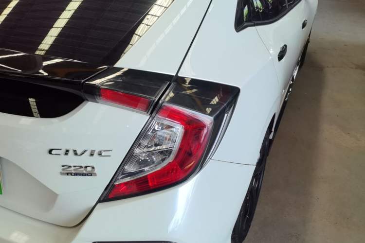 Used Honda Civic 2021 HATCHBACK 220TURBO CVT Trendy Cool Edition Right Rear Taillight
