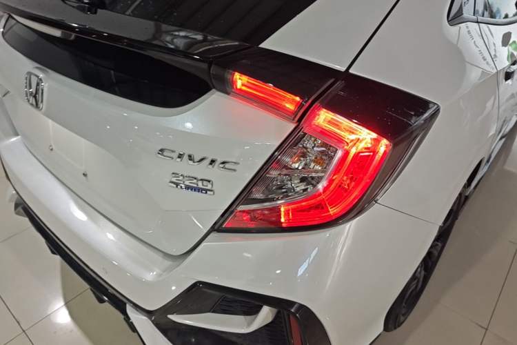 Used Honda Civic 2021 HATCHBACK 220TURBO CVT Trendy Cool Edition Right Rear Taillight