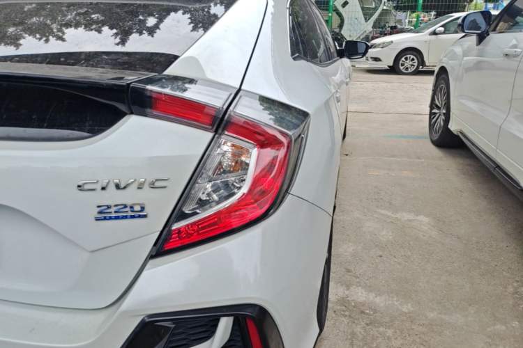 Used Honda Civic 2021 HATCHBACK 220TURBO CVT New Trendsetter Right Rear Taillight