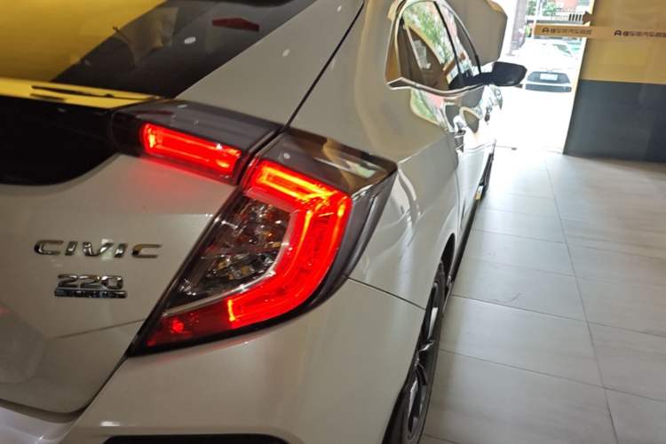 Used Honda Civic 2021 HATCHBACK 220TURBO CVT New Trendsetter Right Rear Taillight