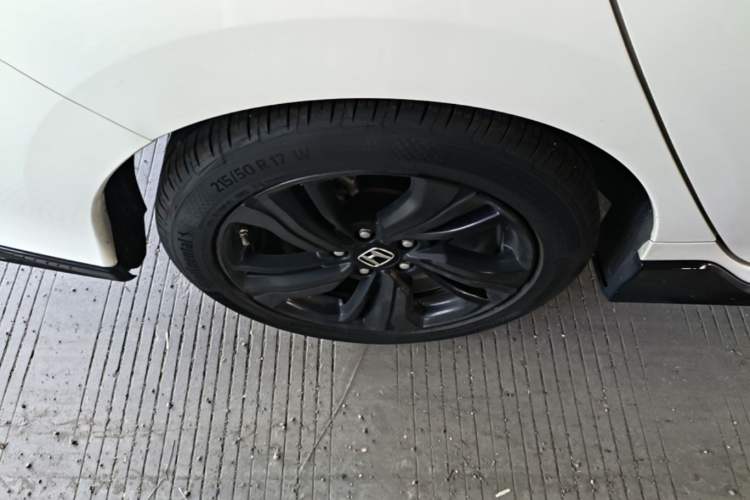 Used Honda Civic 2021 HATCHBACK 220TURBO CVT Dynamic Control Right Rear Wheel Hub
