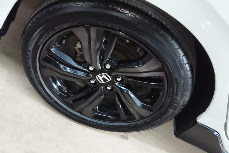 Used Honda Civic 2021 HATCHBACK 220TURBO CVT New Trendsetter Right Rear Wheel Hub