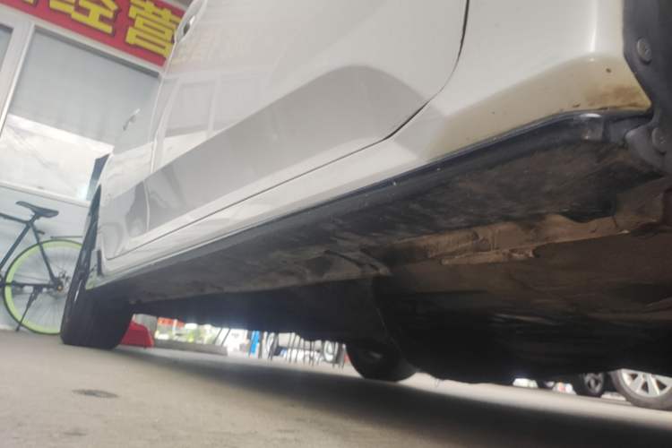 Used Honda Civic 2021 HATCHBACK 220TURBO CVT New Trendsetter Right Side Sill