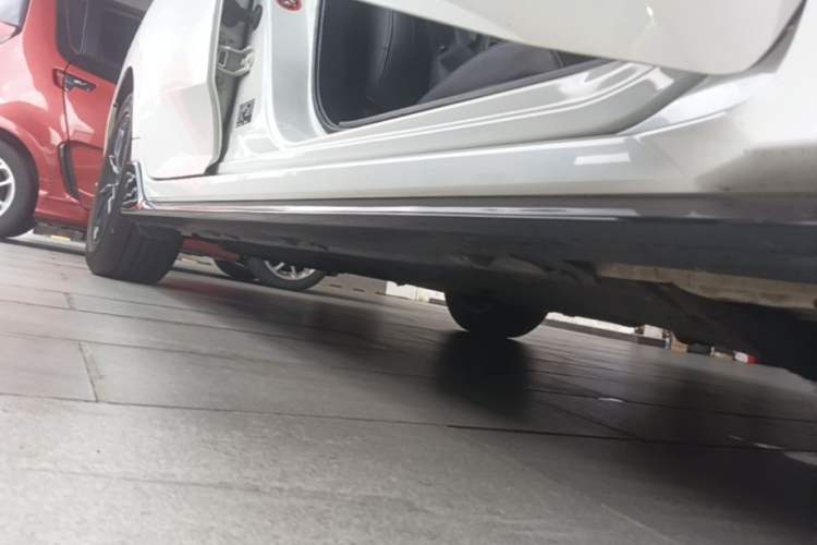 Used Honda Civic 2021 HATCHBACK 220TURBO CVT New Trendsetter Right Side Sill