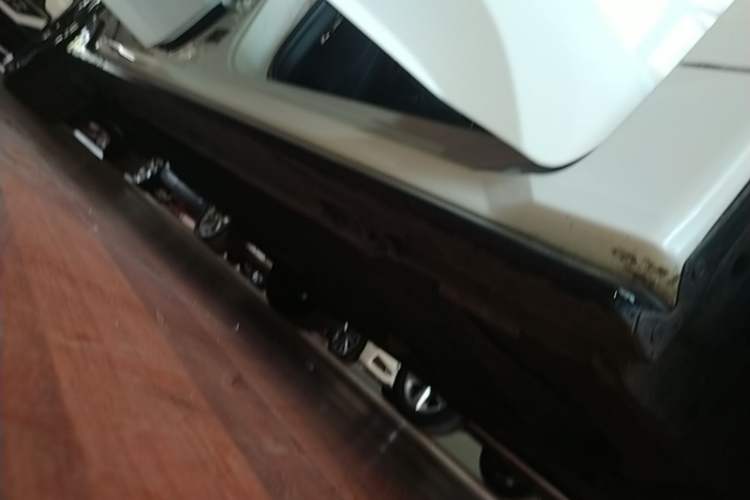 Used Honda Civic 2021 HATCHBACK 220TURBO CVT Trendy Cool Edition Right Side Sill