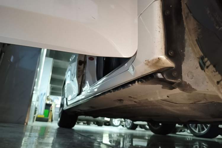 Used Honda Civic 2021 HATCHBACK 220TURBO CVT Trendy Cool Edition Right Side Sill