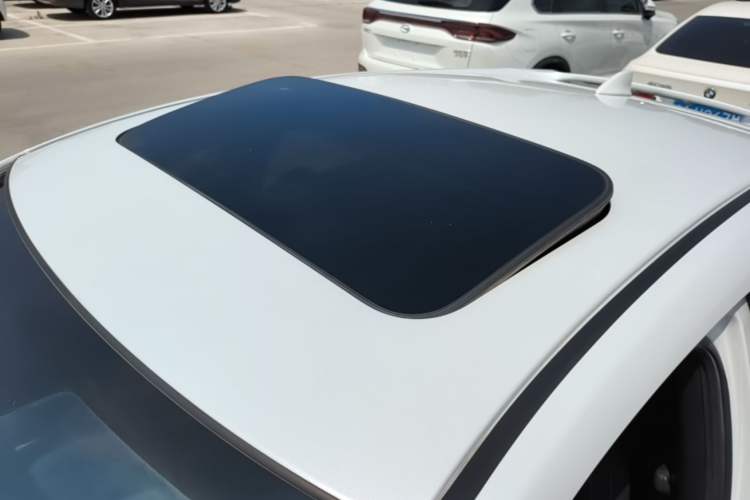 Used Honda Civic 2021 HATCHBACK 220TURBO CVT New Trendsetter Roof