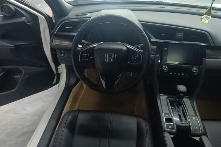 Used Honda Civic 2021 HATCHBACK 220TURBO CVT Dynamic Control Steering Wheel
