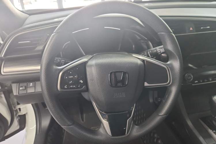 Used Honda Civic 2021 HATCHBACK 220TURBO CVT New Trendsetter Steering Wheel