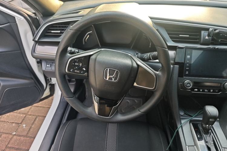 Used Honda Civic 2021 HATCHBACK 220TURBO CVT New Trendsetter Steering Wheel