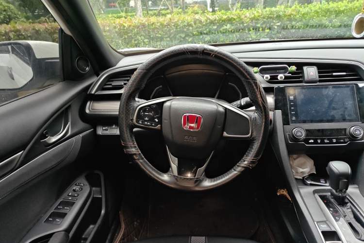Used Honda Civic 2021 HATCHBACK 220TURBO CVT New Trendsetter Steering Wheel