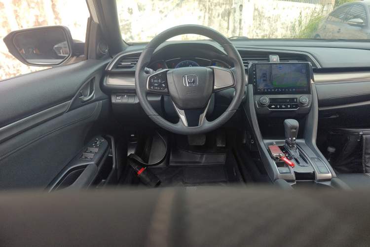 Used Honda Civic 2021 HATCHBACK 220TURBO CVT New Trendsetter Steering Wheel