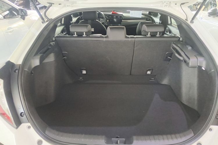 Used Honda Civic 2021 HATCHBACK 220TURBO CVT Trendy Cool Edition Trunk