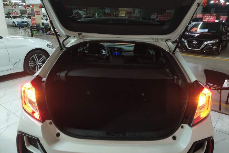 Used Honda Civic 2021 HATCHBACK 220TURBO CVT New Trendsetter Trunk