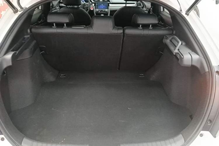 Used Honda Civic 2021 HATCHBACK 220TURBO CVT Trendy Cool Edition Trunk