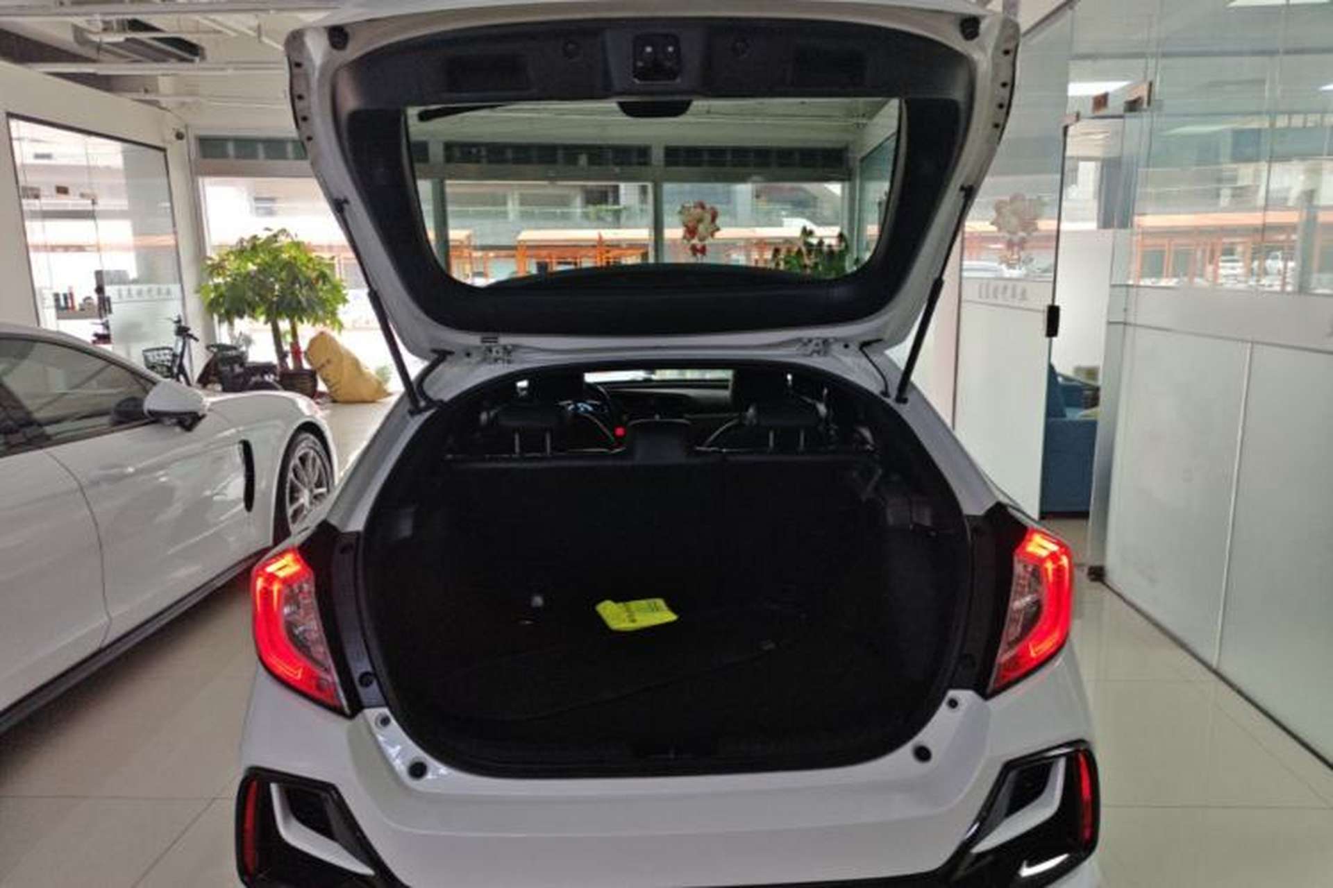Used Honda Civic 2021 HATCHBACK 220TURBO CVT New Trendsetter Trunk