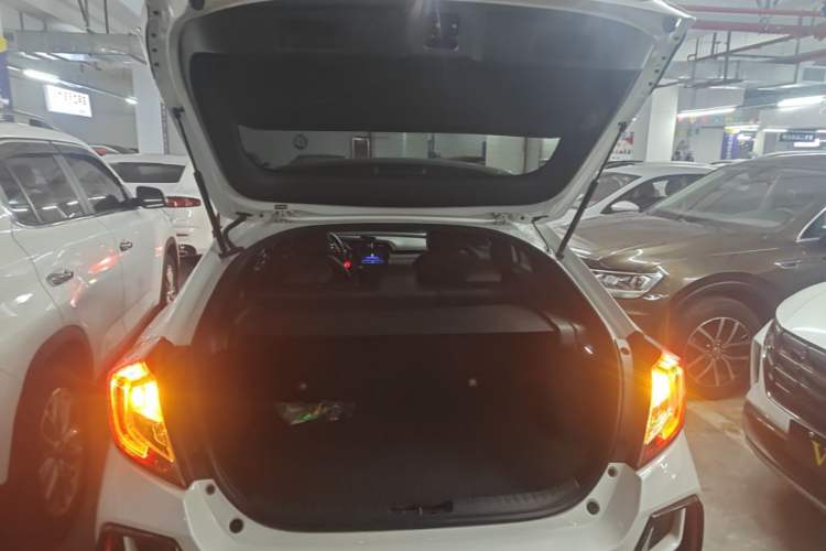 Used Honda Civic 2021 HATCHBACK 220TURBO CVT Trendy Cool Edition Trunk