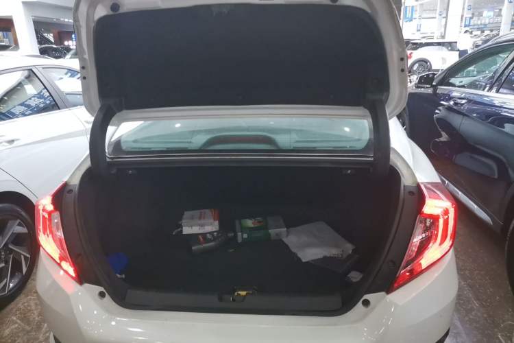 Used Honda Civic 2021 HATCHBACK 220TURBO CVT New Trendsetter Trunk