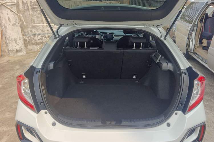 Used Honda Civic 2021 HATCHBACK 220TURBO CVT New Trendsetter Trunk