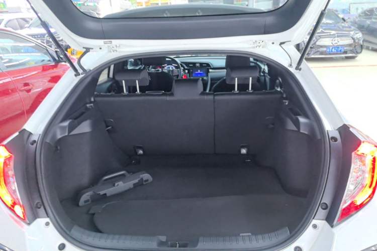 Used Honda Civic 2021 HATCHBACK 220TURBO CVT New Trendsetter Trunk