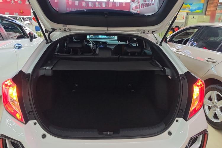 Used Honda Civic 2021 HATCHBACK 220TURBO CVT New Trendsetter Trunk
