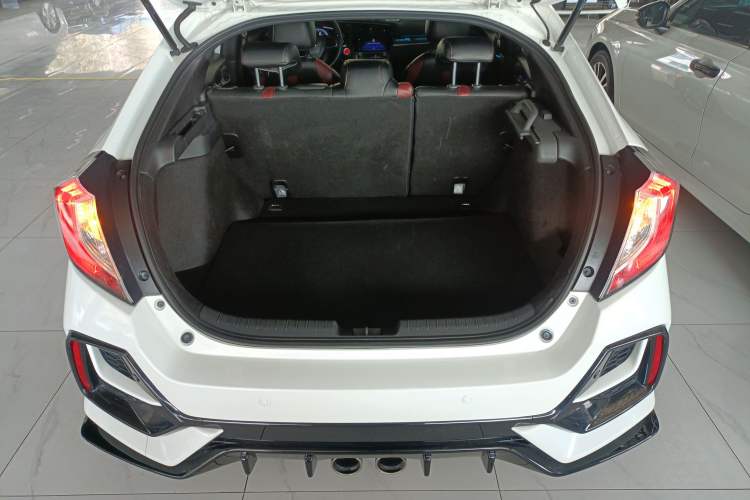 Used Honda Civic 2021 HATCHBACK 220TURBO CVT New Trendsetter Trunk