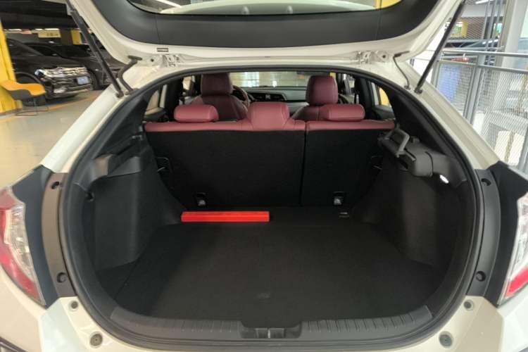 Used Honda Civic 2021 HATCHBACK 220TURBO CVT New Trendsetter Trunk
