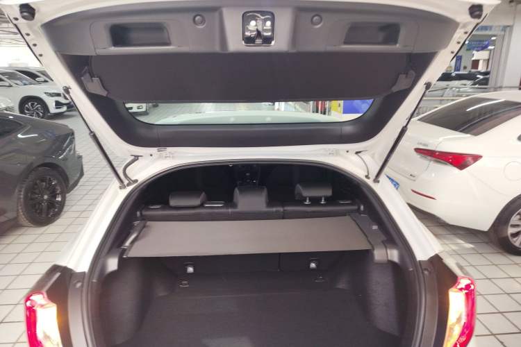 Used Honda Civic 2021 HATCHBACK 220TURBO CVT New Trendsetter Trunk