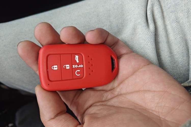 Used Honda Civic 2021 HATCHBACK 220TURBO CVT New Trendsetter Vehicle Key