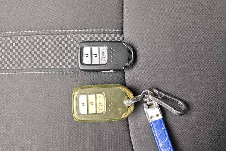 Used Honda Civic 2021 HATCHBACK 220TURBO CVT New Trendsetter Vehicle Key
